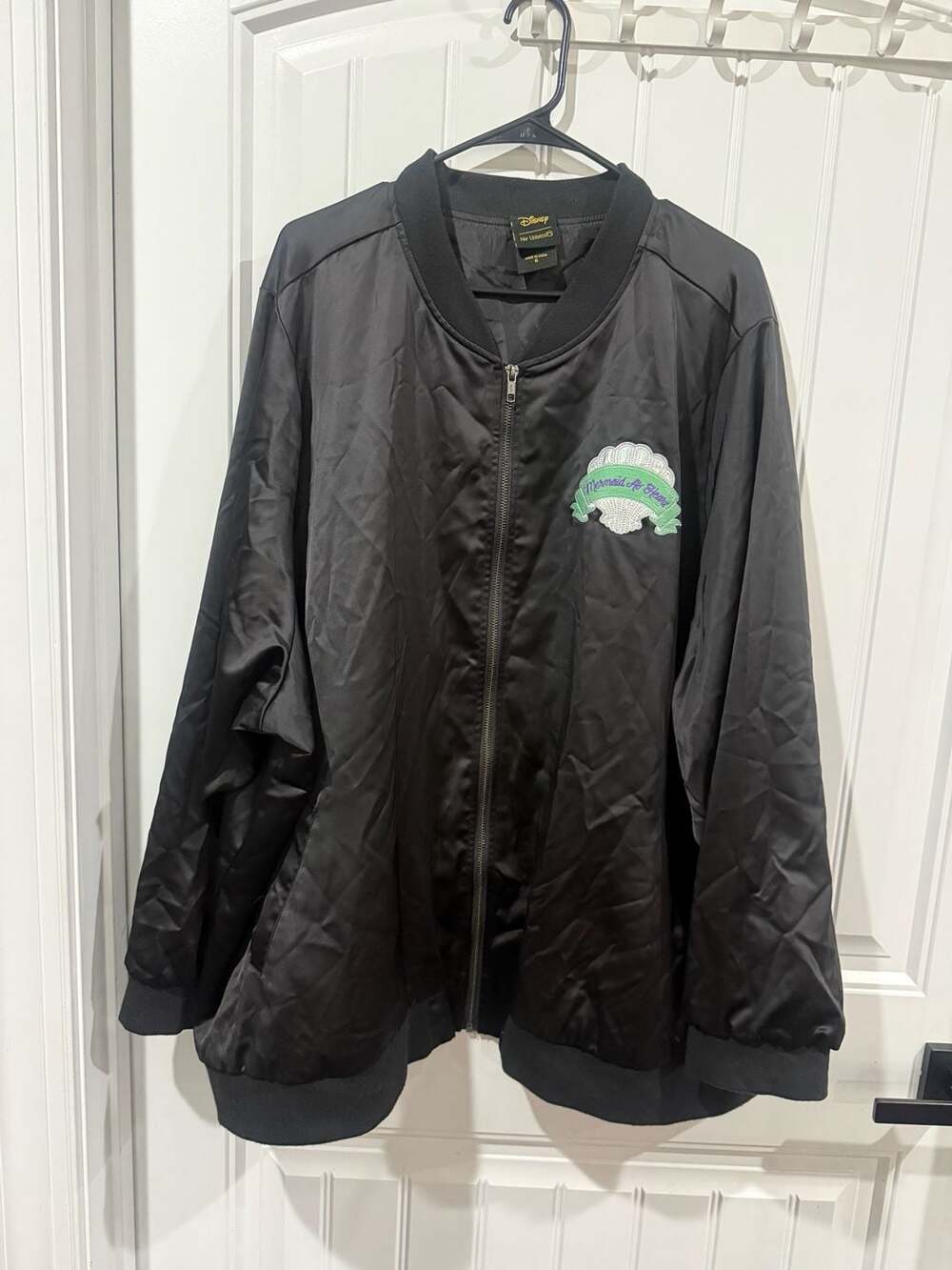 Disney Her Universe Ariel The Little Mermaid Black Satin Bomber Jacket Size 6 - Picture 2 of 9